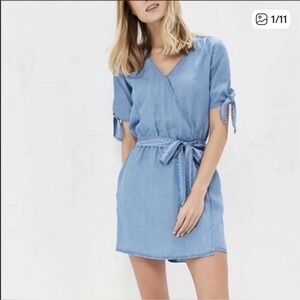 GAP Denim Wrap Mini Dress S Tie Waist Short tie Sleeve Pockets Blue V-Neck